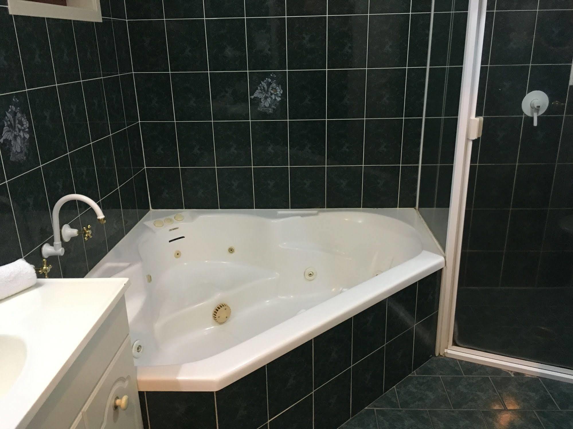 Western Ambassador Motor & Motel Wagga Wagga